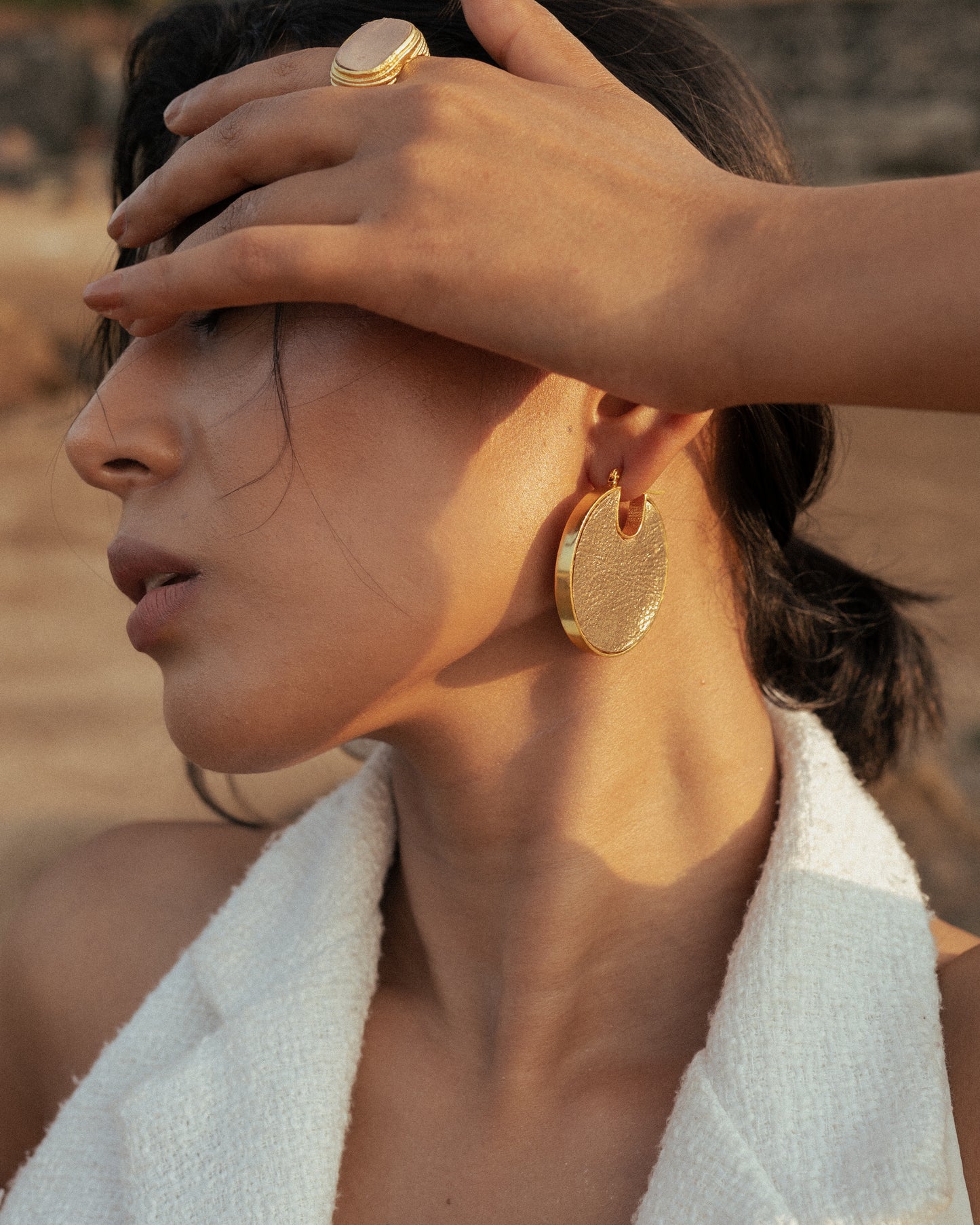 Medallion hoops