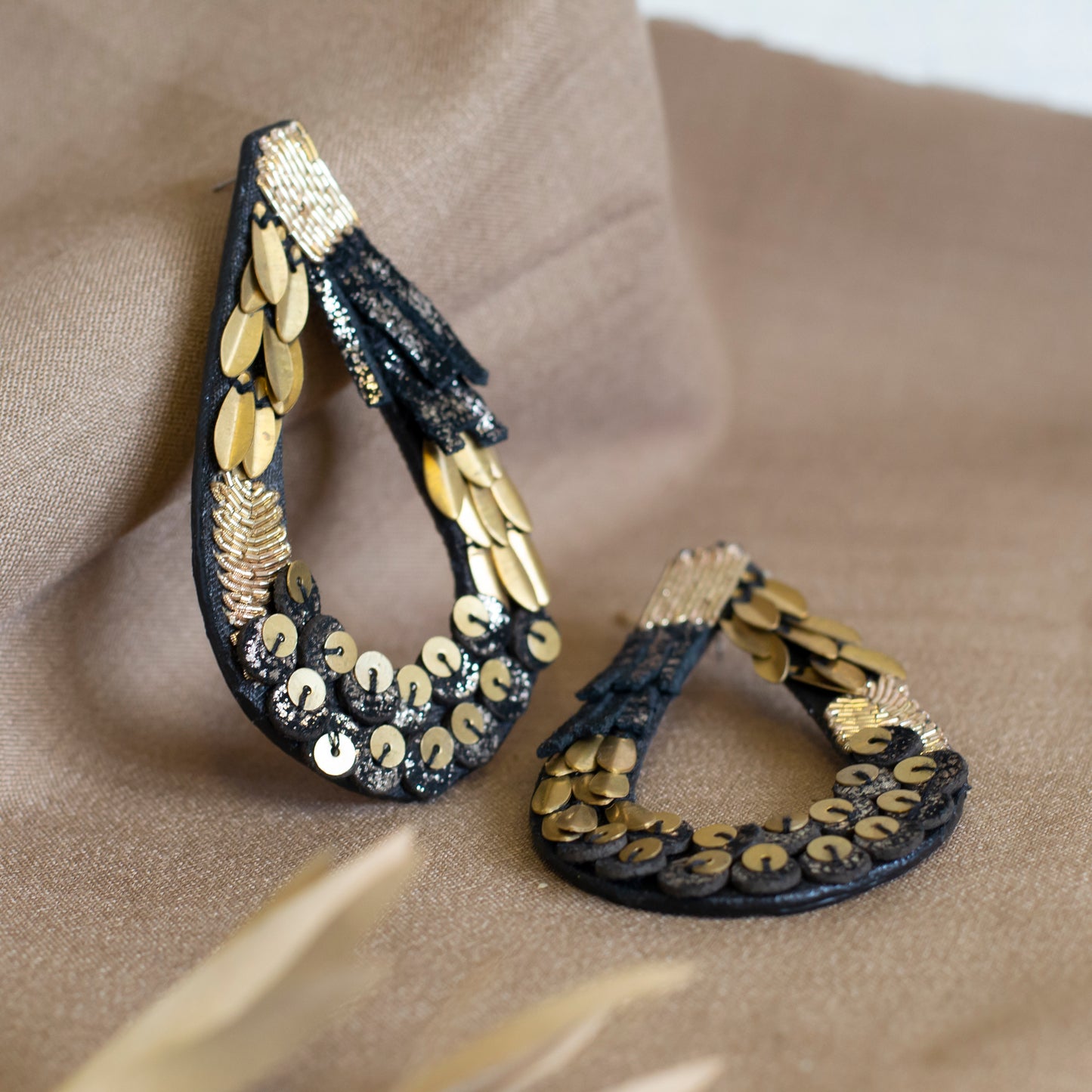 Gilt Hoops