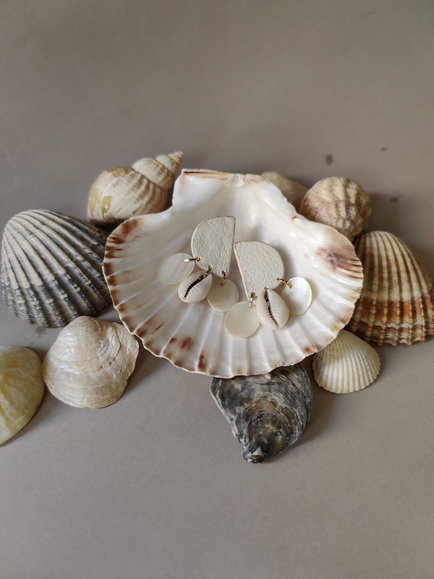 White shell studs